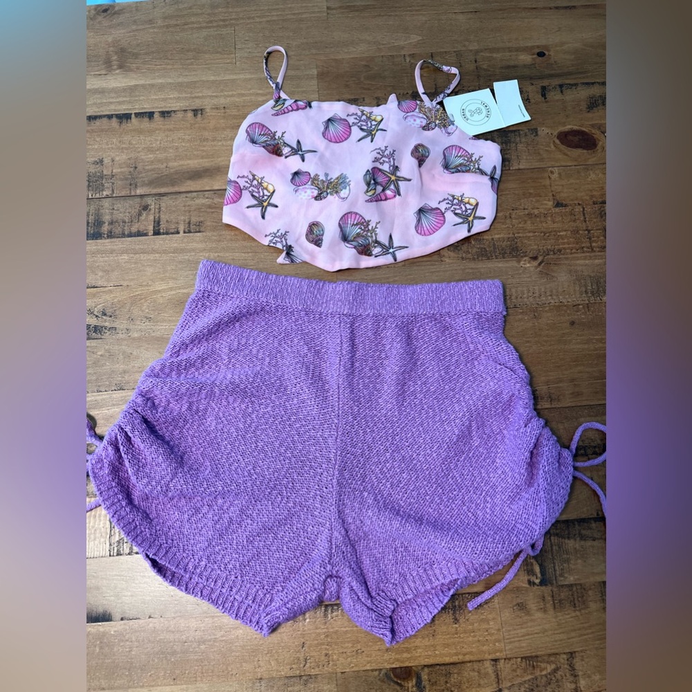 Complete beach vacation outfit free people shorts w/ urban outfitters top.